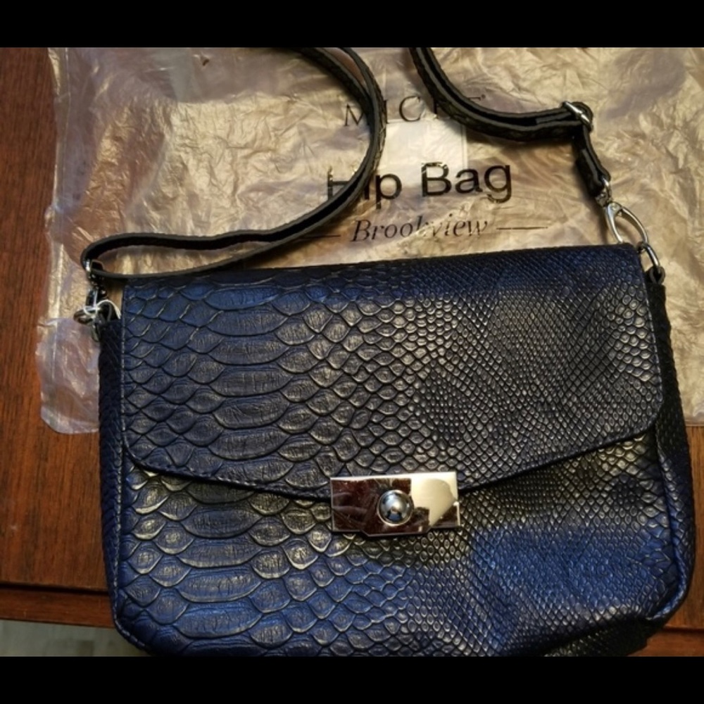 Hip purse